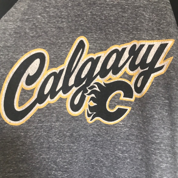 CALGARY FLAMES NHL RAGLAN - Picture 2 of 3